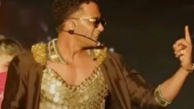 محمد رمضان يرفع علم مصر في مهرجان “كوتشيلا” ويثير الجدل بإطلالته